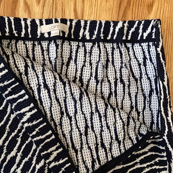 Loft Skirt! - Picture 3 of 7